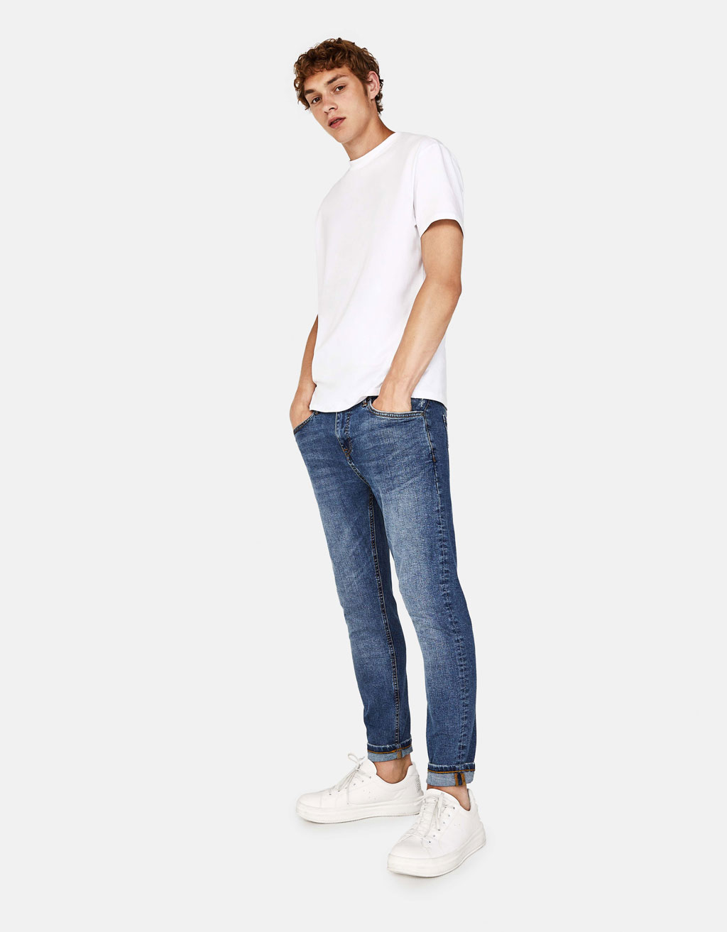 Jean (Kot) Pantolon Paçalarını Sıvama Trendi Jean (Kot) Pantolon Paçalarını Sıvama Trendi